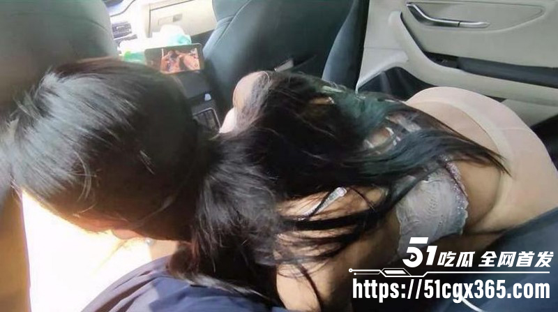 穿丝袜的亲嫂子大白天车震口爆足交07