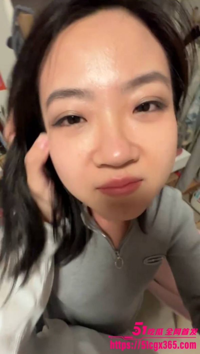 广州白云反差婊 景铭怡 和前男友性爱视频 2