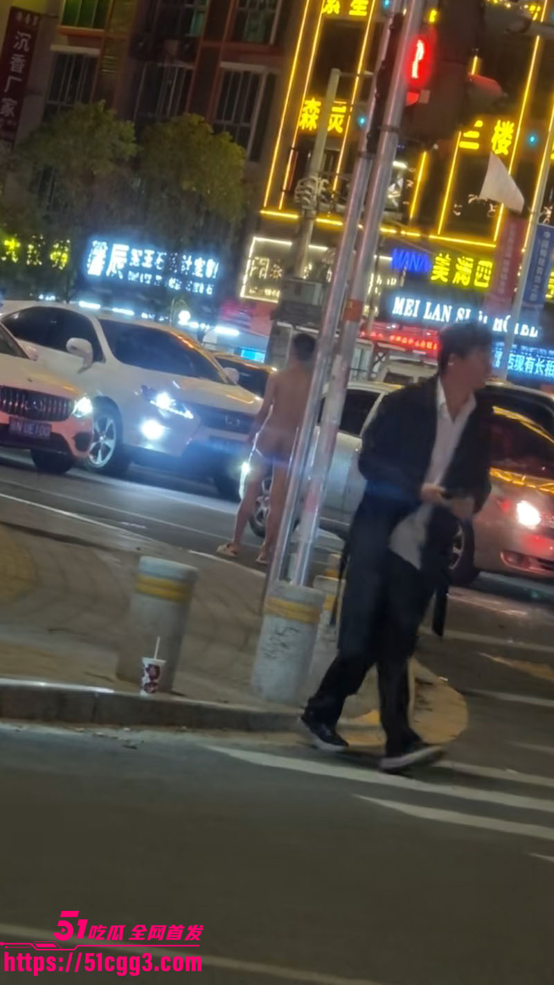 水贝裸男5