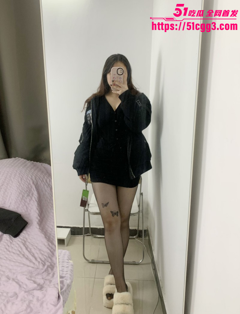 妹妹的第一次给了我穿着开档丝袜拿外卖03