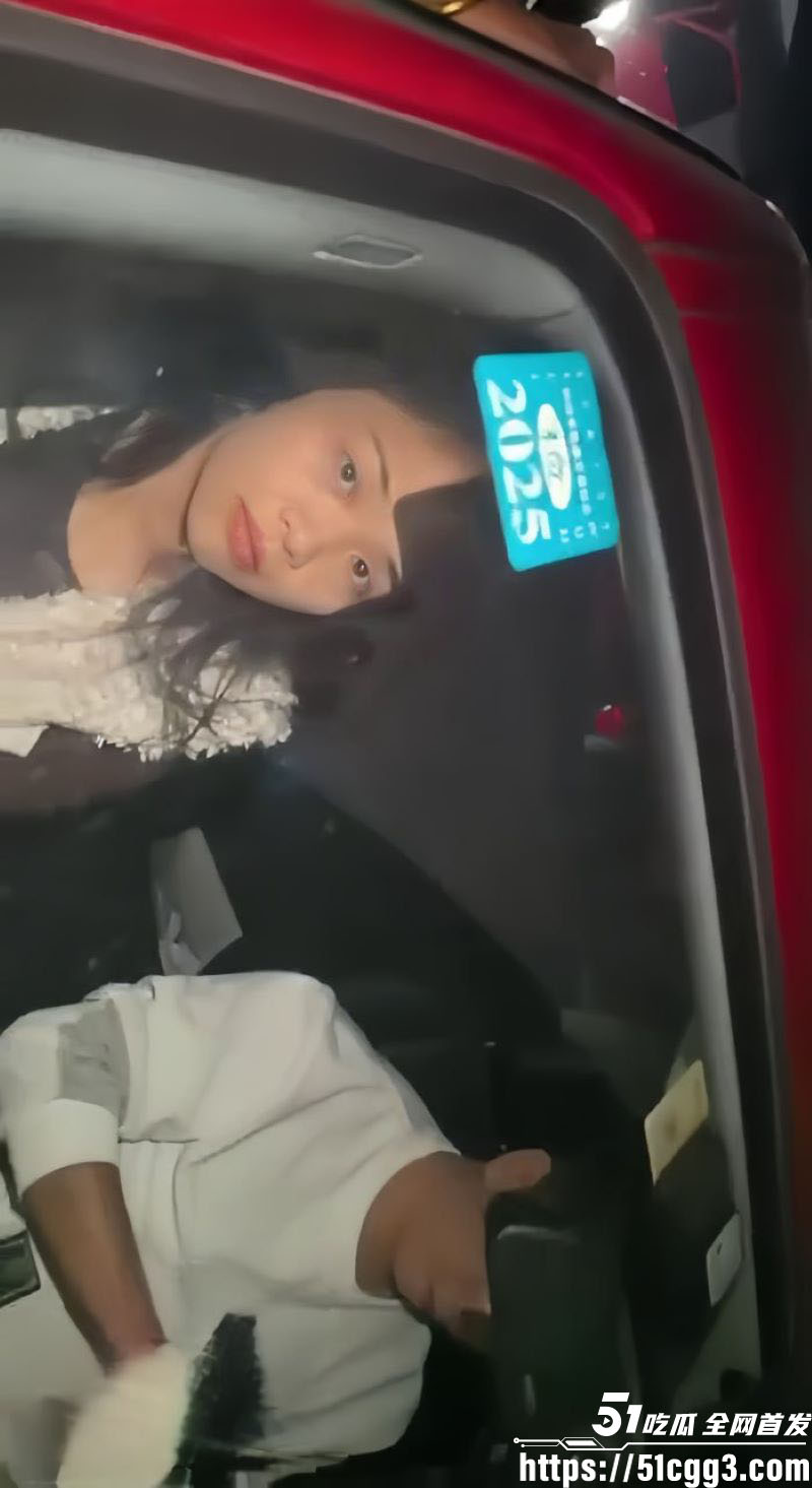 饶平出轨男和小三被堵车上 5