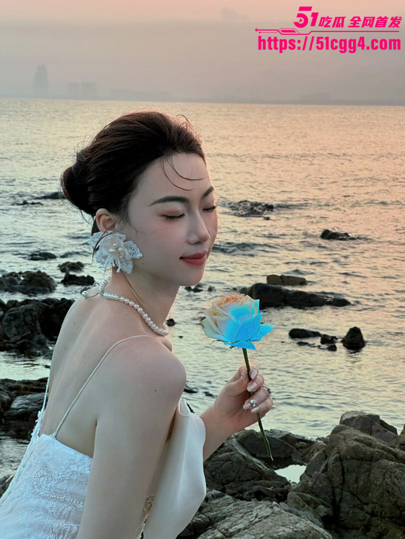 约炮大神 江南第一深情 约操青岛极品反差婊 气质美女舔脚深喉挑逗 被大神多姿势爆操！