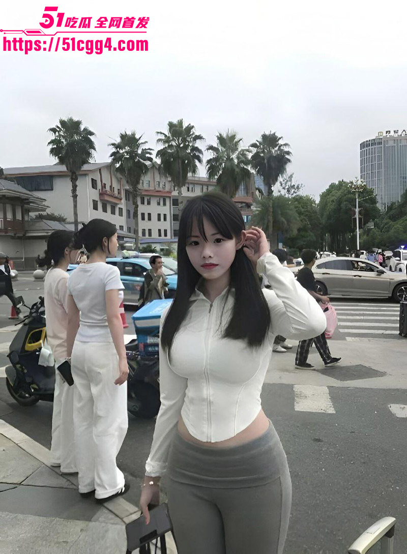 湖南20岁巨乳学妹 林梓萱 宿舍裸贷视频流出 为6000元脱光自慰 极品大奶堪称乳交圣体！