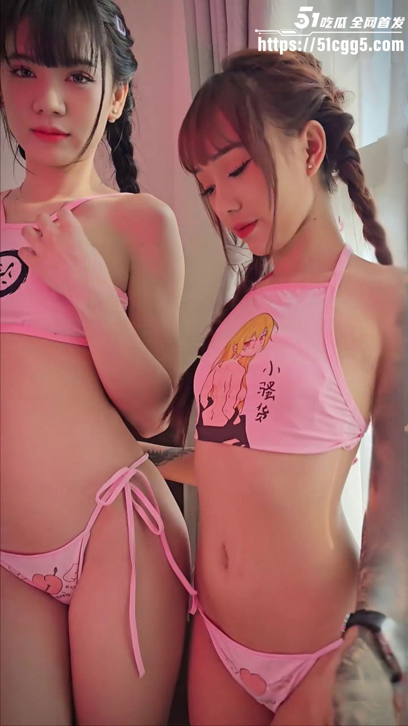 粉嫩双女百合互相挑逗 舌吻舔穴道具自慰激情上演 画面香艳勾动兽欲！