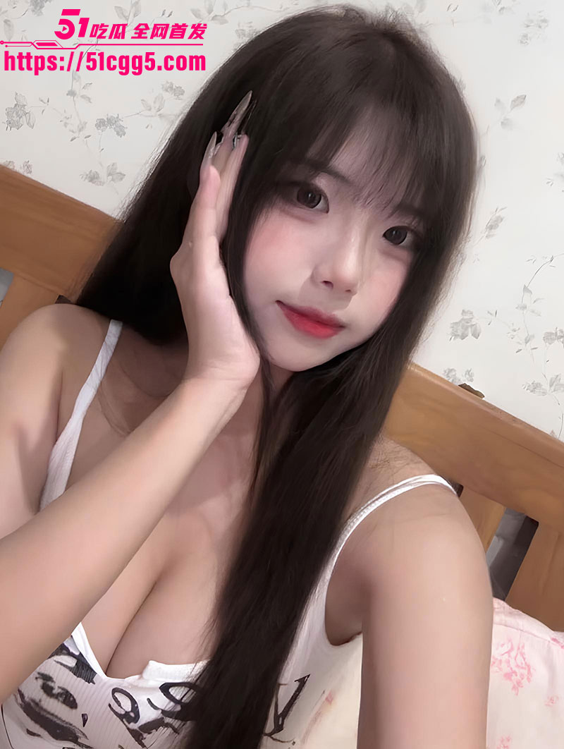 网红巧燕发给男友的挑逗私拍泄露5