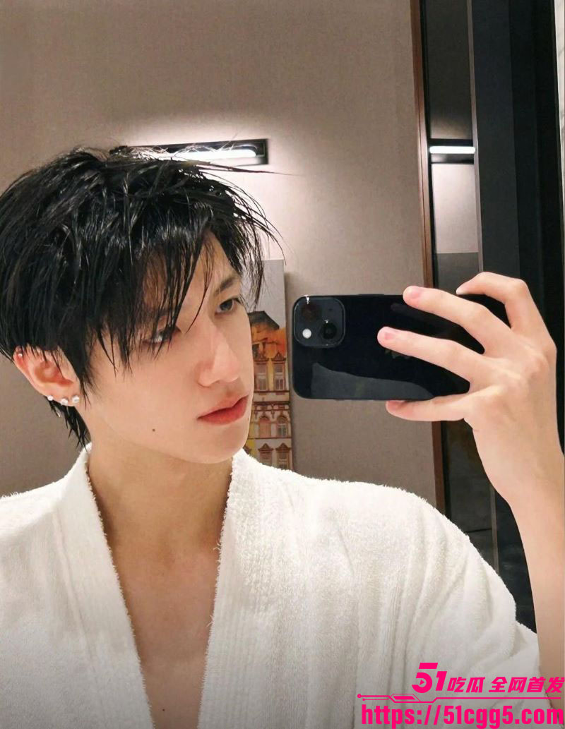 时代峰峻男团朱志鑫人设崩盘 4
