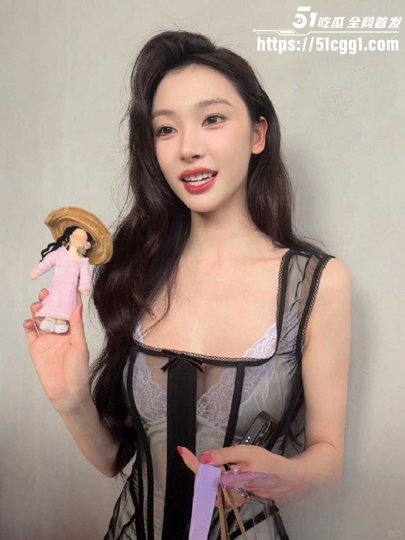 易梦玲胡彦斌马尔代夫热吻恋情曝光015