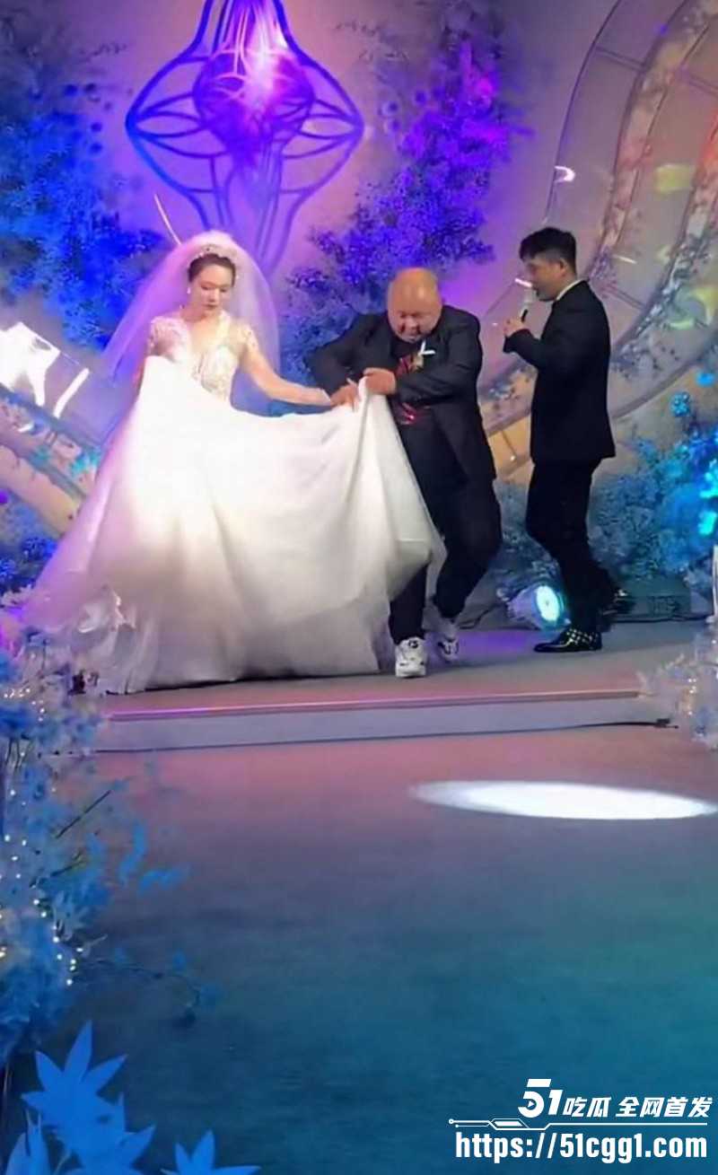 老狗被前妻白羽曝光KTV聚众淫乱014