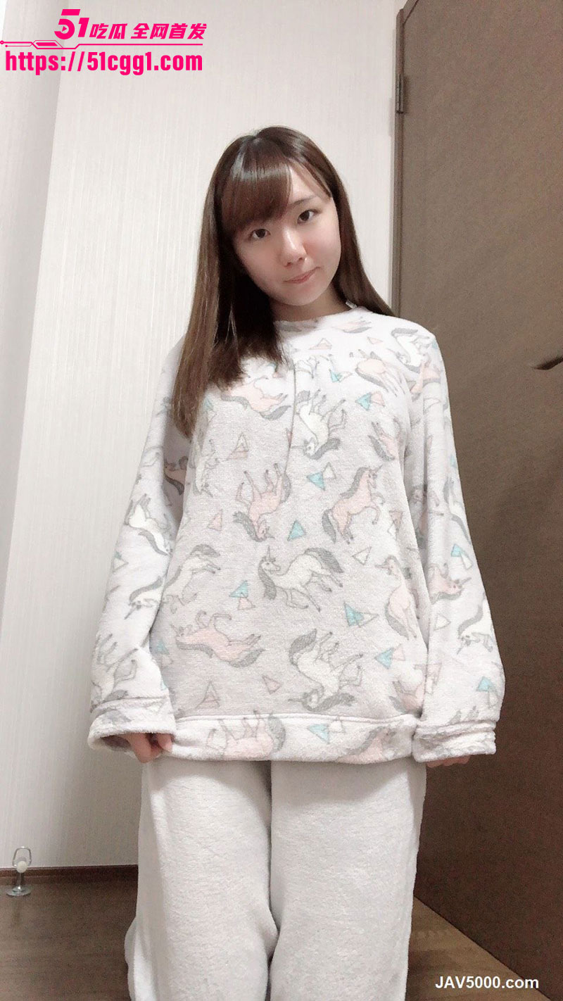 日本变态女职员裸露私拍9