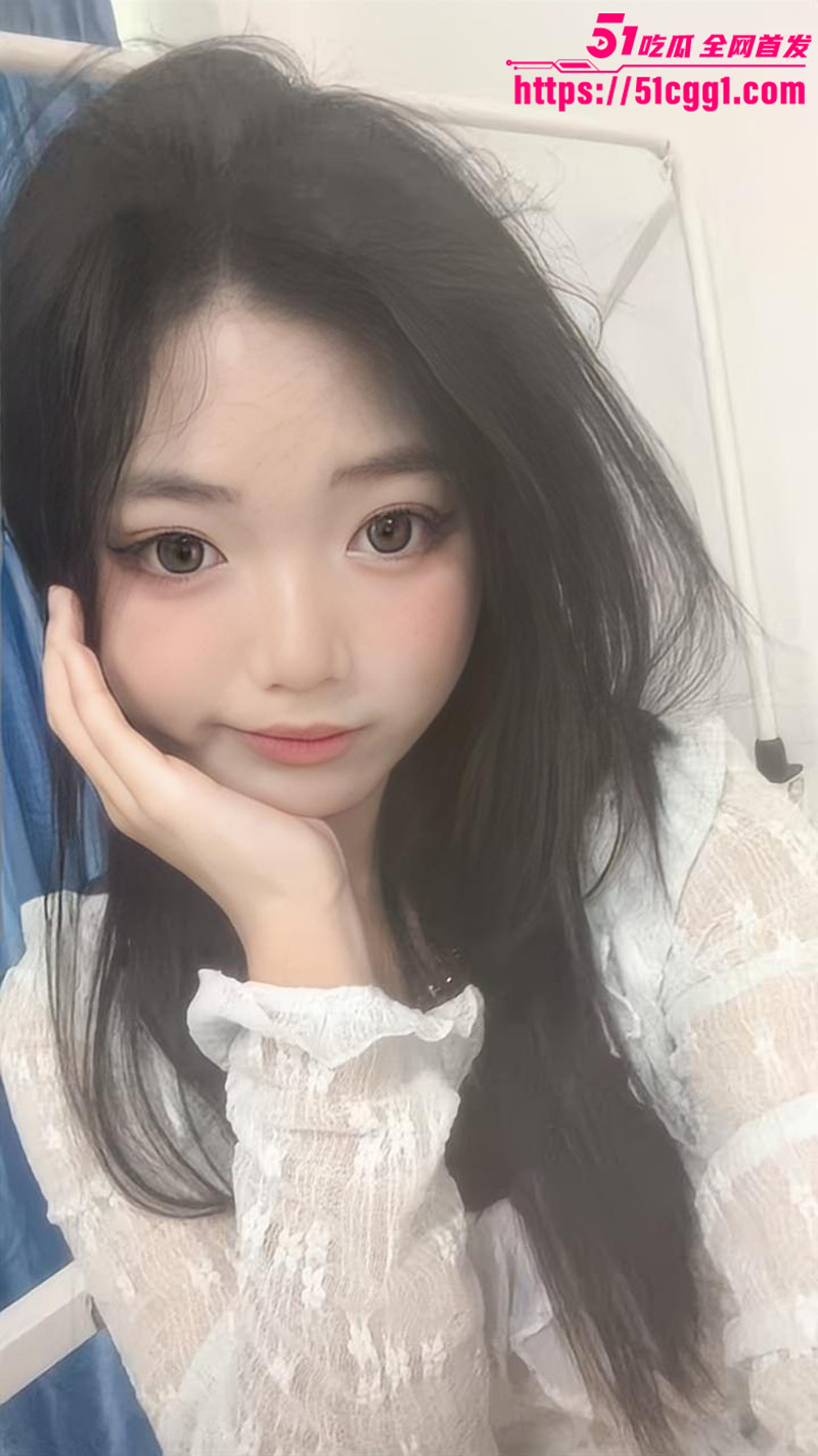 约炮大神石先生新作 极品JK小萝莉被按头深喉 粉裙掀起美腿大开狂操 呻吟甜腻诱人至极！