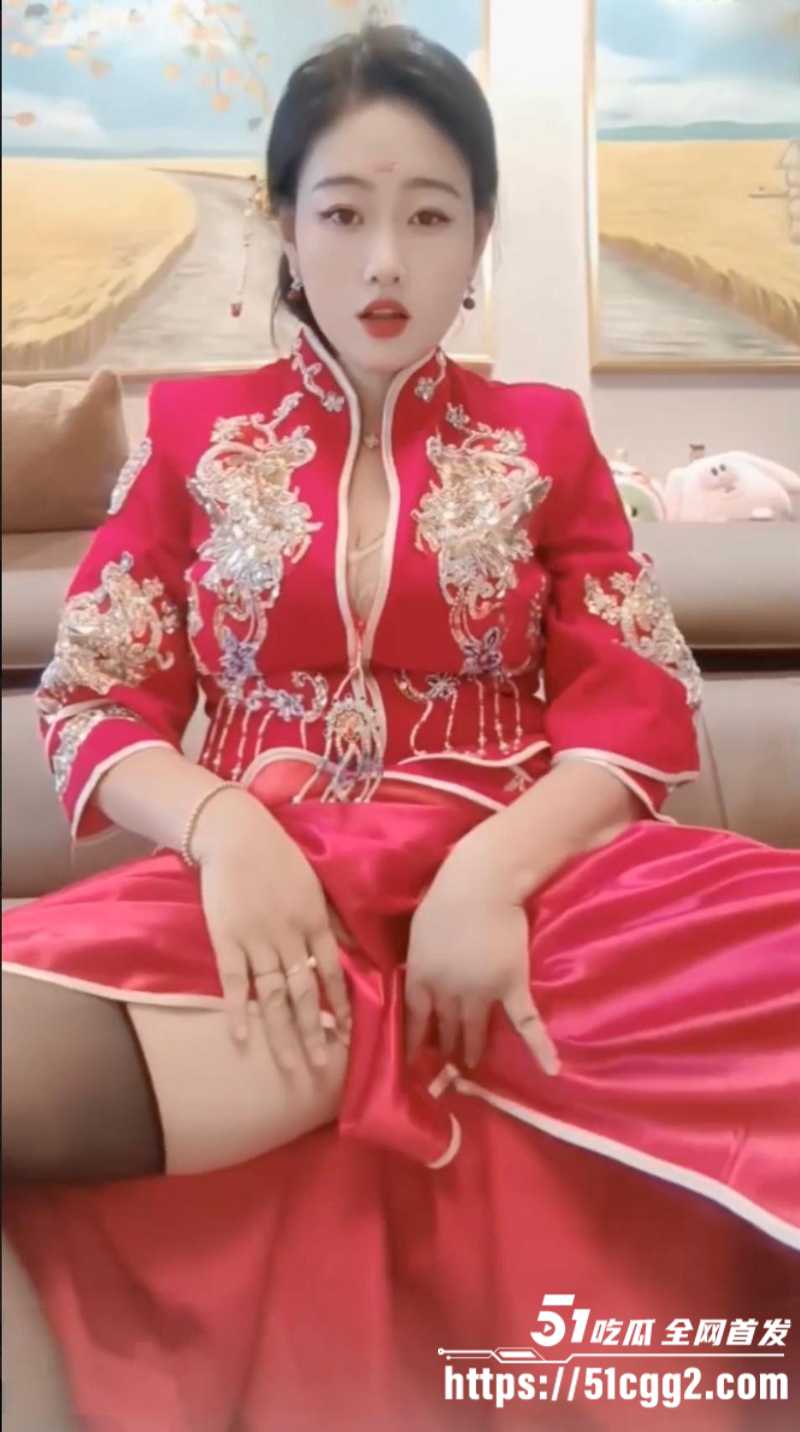 天然F奶素人新娘 娍 下海新作 古风秀禾婚服狂野自慰 珠链勒逼假屌猛桶骚穴 双重刺激淫水喷涌 ！