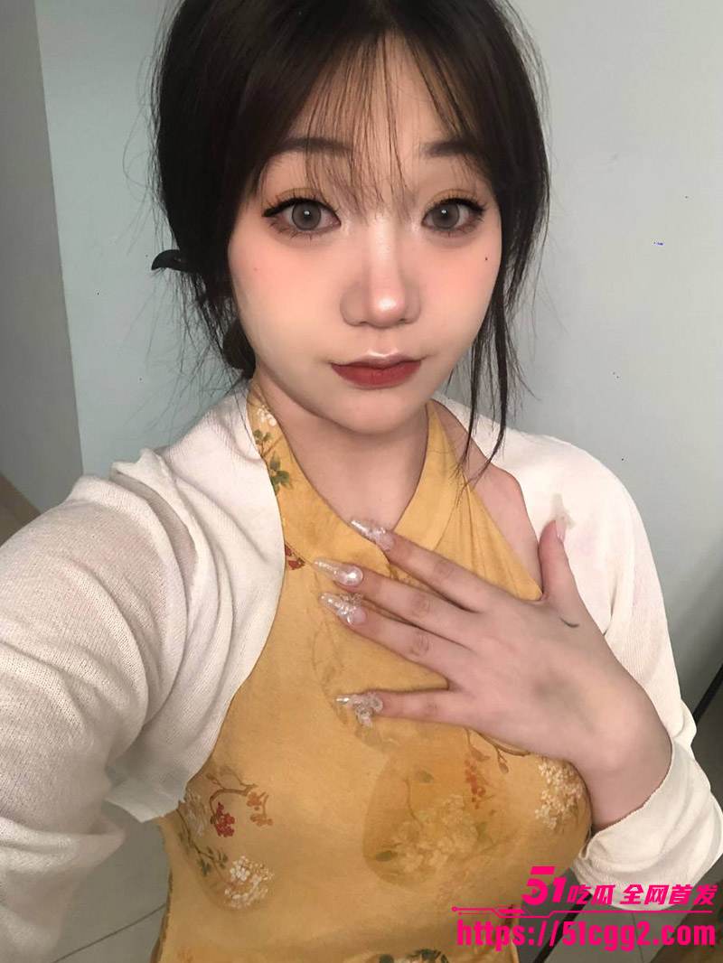 四川小美女裸贷3