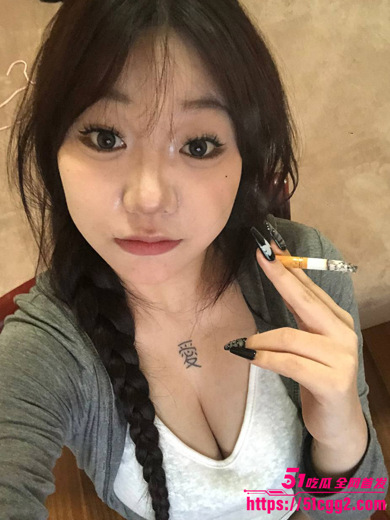 四川小美女裸贷2