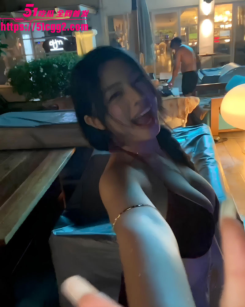 巨乳美女自拍诱惑男友3