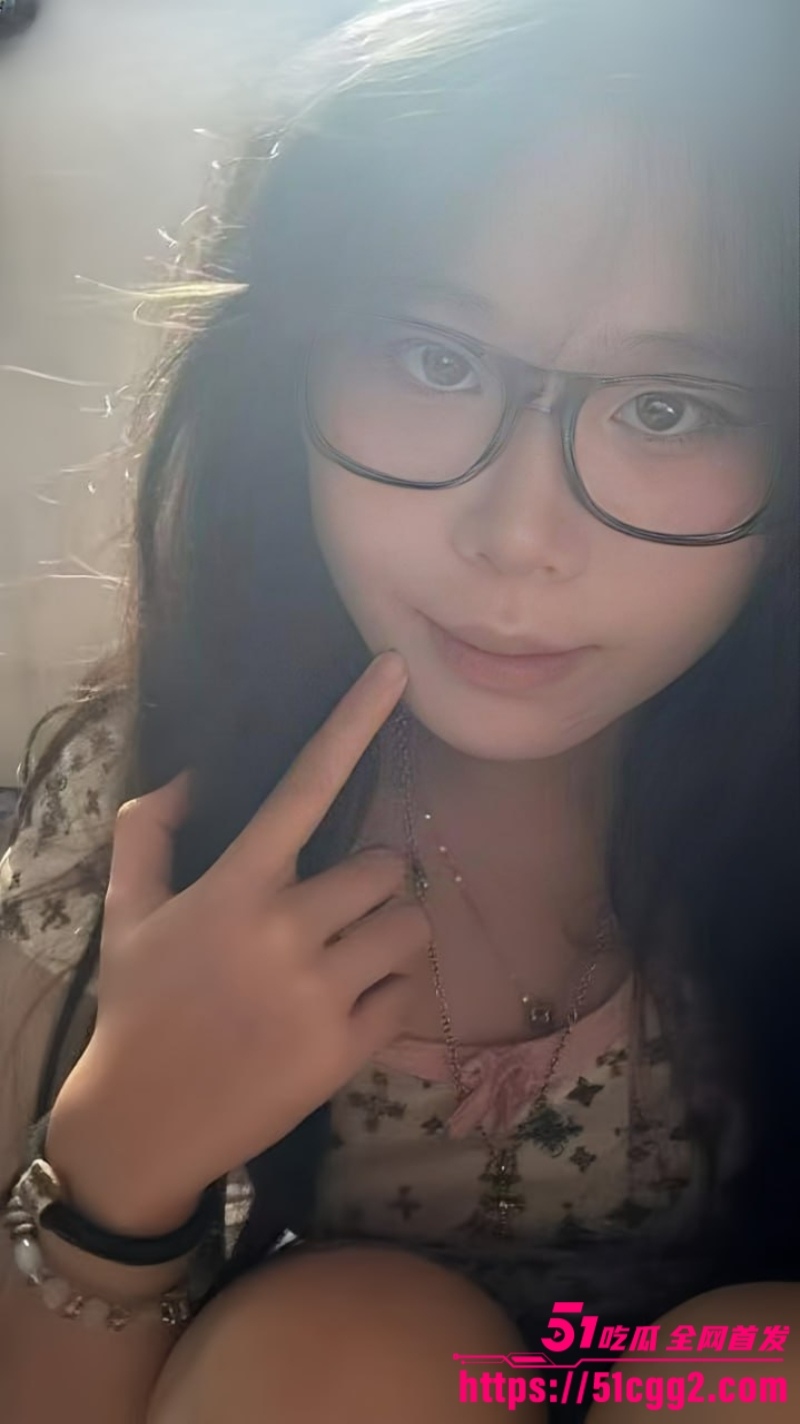 广州铁路职业技术学院反差婊 袁宇婷 与前男友性爱视频泄密 2