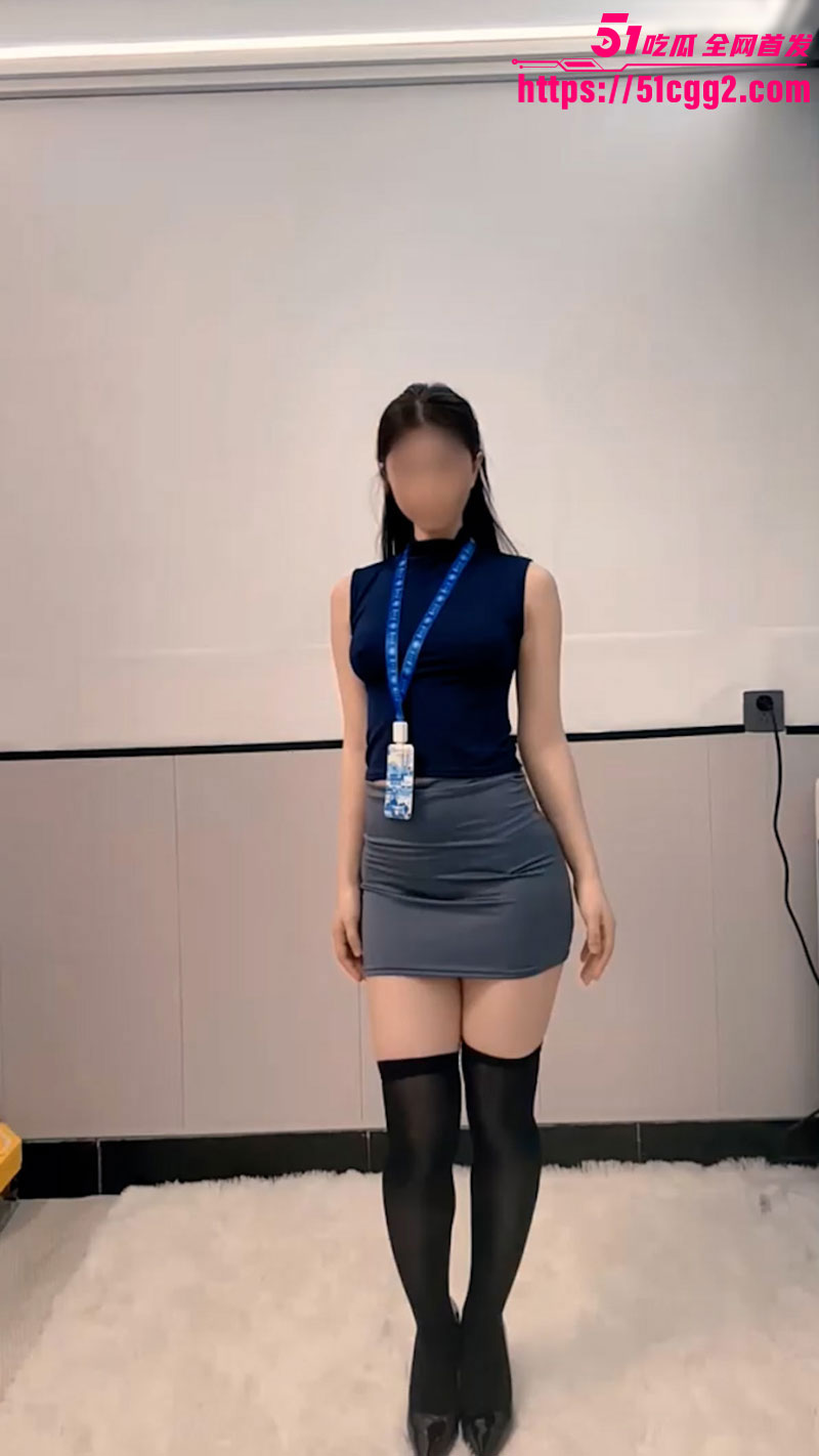 舞蹈学院极品反差美女 小乔 最新付费定制私拍 脱衣裸舞 晃荡白嫩巨乳狂扭性感翘臀 极致诱惑！