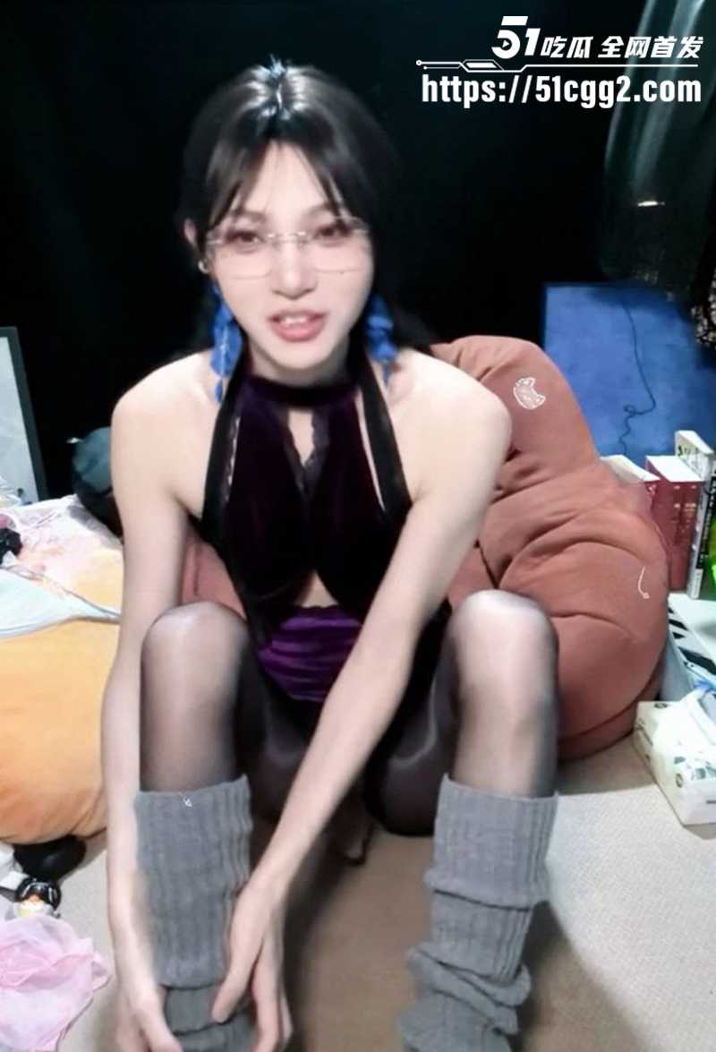 极品TS伪娘 鱼鱼鱼 超淫福利 眼镜骚娘黑丝美腿诱人 道具狂捅后庭 肉棒猛撸榨精 雌堕反差拉满一秒掰弯直男！