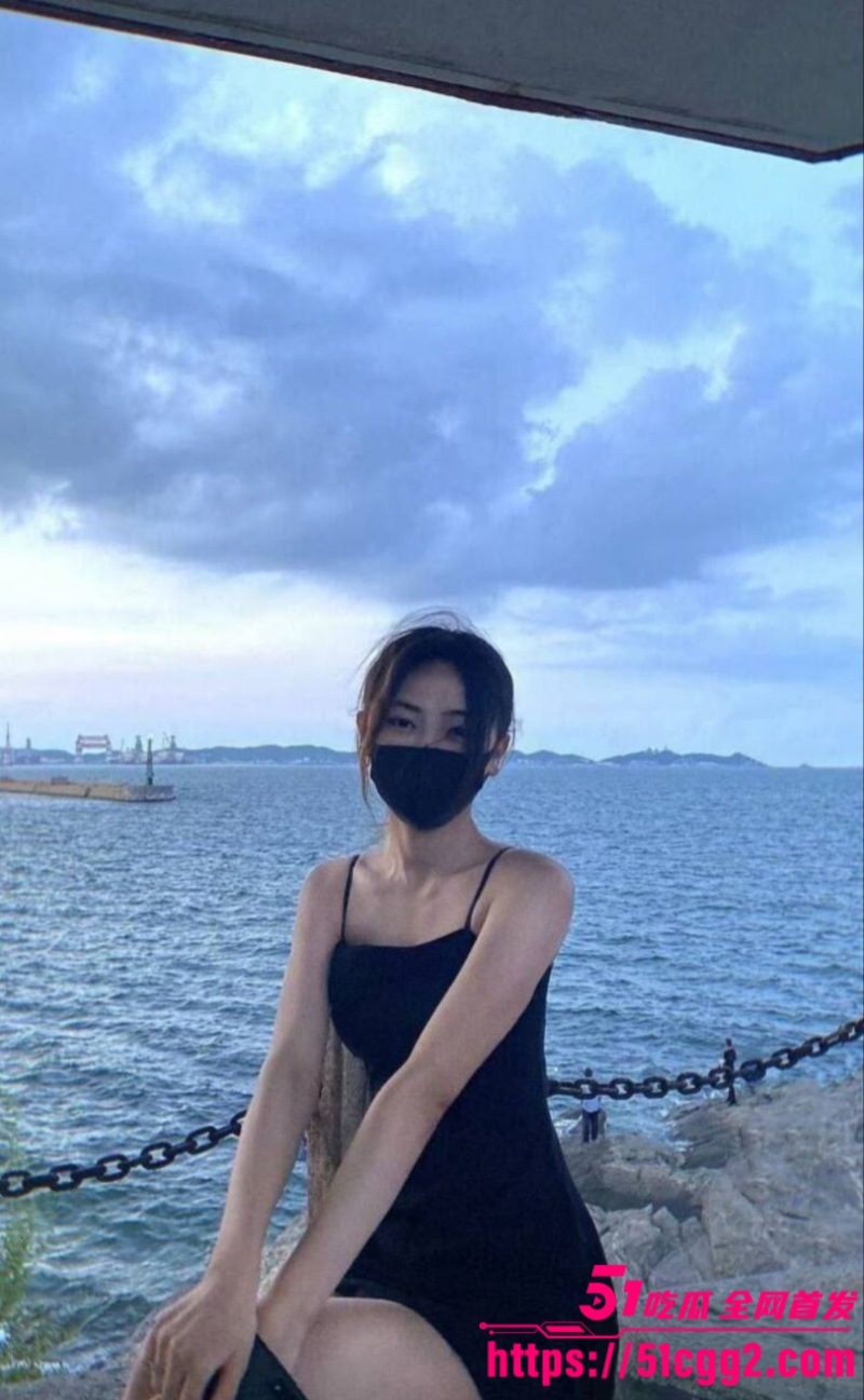 大连金州区高颜御姐 李瑶 性爱视频泄密 身穿黑丝情趣装 精油足交狂撩肉棒 多姿势激情爆操 淫靡刺激！