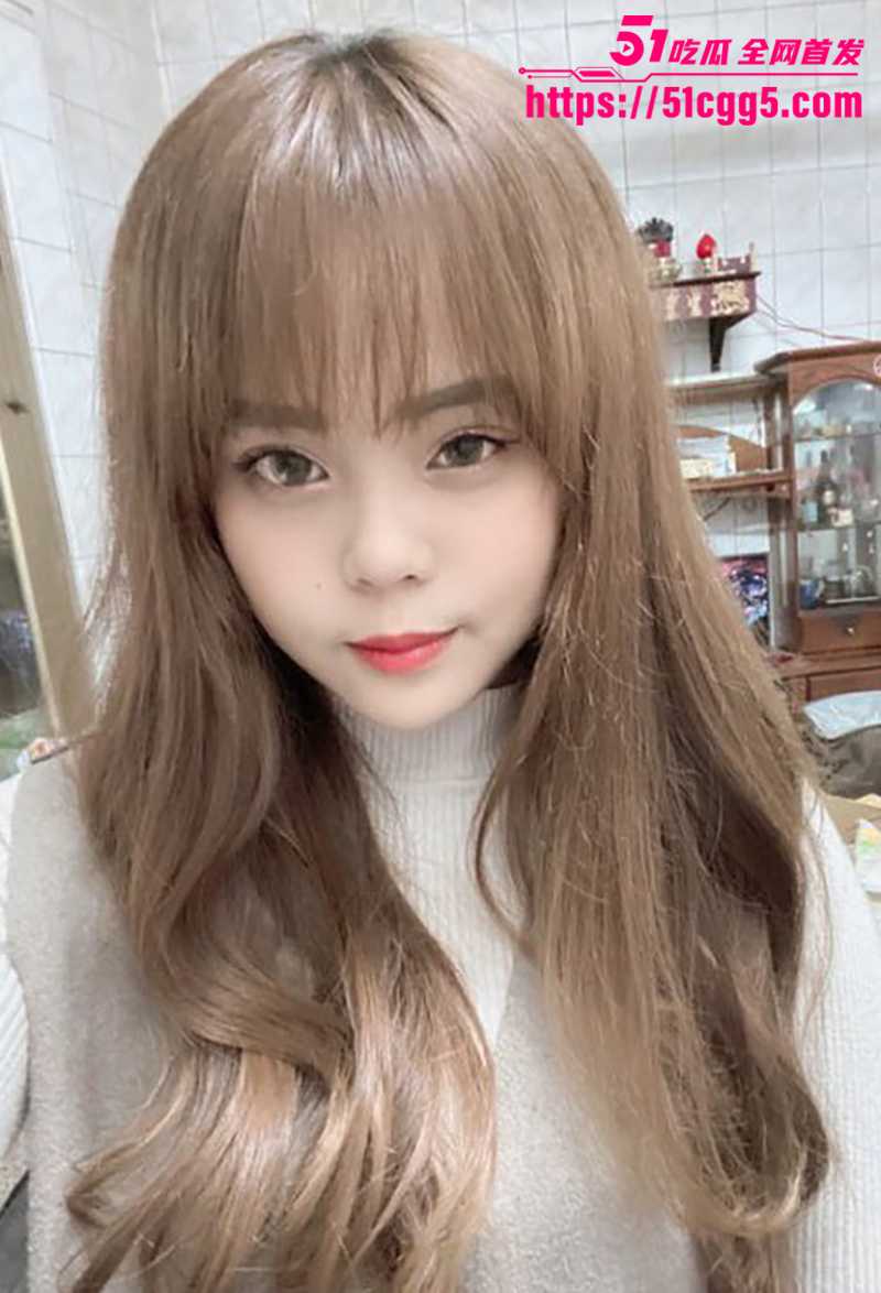 34D气质人妻玲玲网调淫片流出 4 拷贝