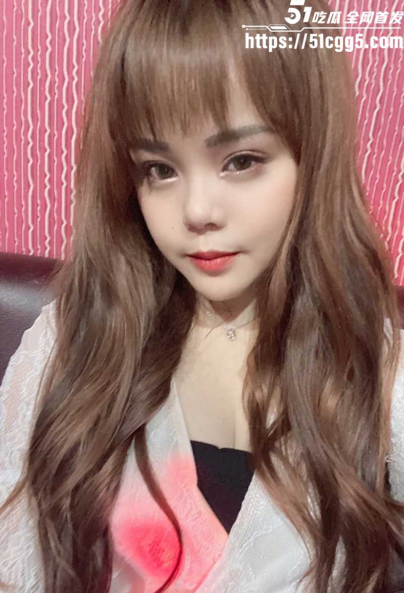34D气质人妻玲玲网调淫片流出 3 拷贝