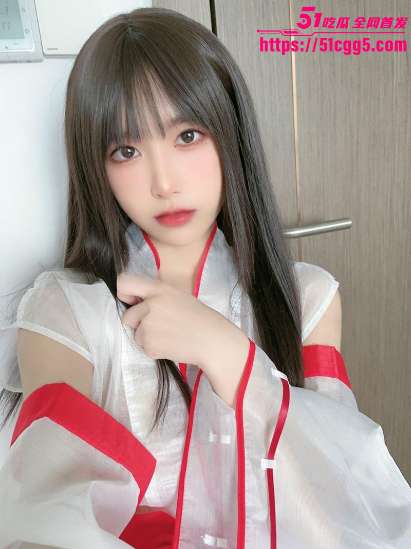 极品萝莉 布丁大法 Cos莓果挞女巫 白丝玉腿黄符胸贴 扭动白嫩娇躯散发致命诱惑！