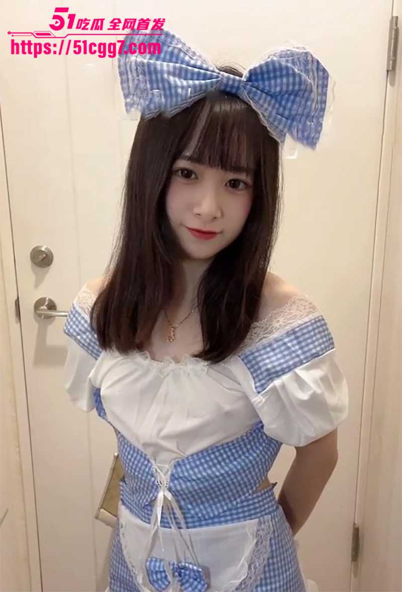 推特纯欲天花板 小妮娜 百变反差造型轮番上阵 露出自慰花式道具 淫荡玩法一应俱全 纯情是假发情才是真！