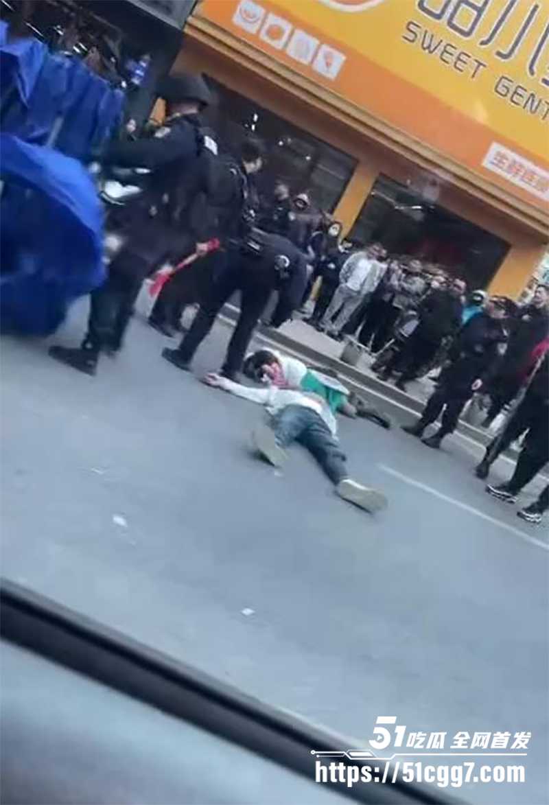 武汉外卖员骑手 反杀商家视频流出 7 拷贝