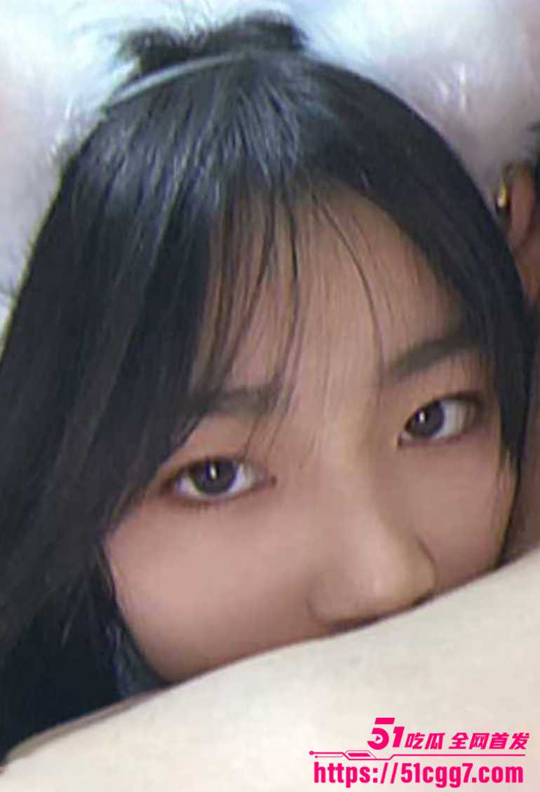 唐山清纯美女 赵玉梅 私下拜金骚浪 扮母狗全裸骑乘猛摇 粉穴无套深吞肉棒 黑丝美足撸屌喷精！