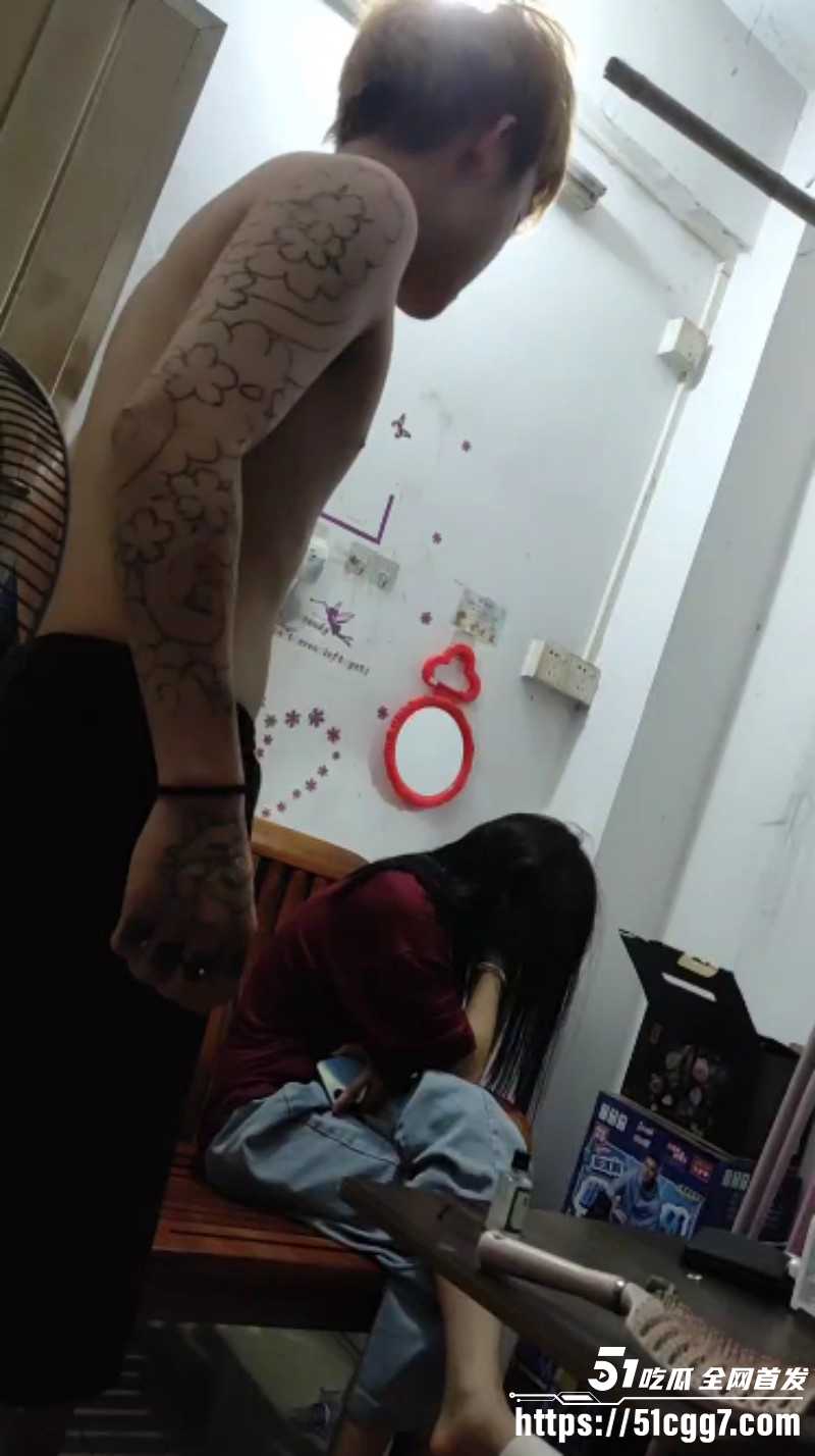 国服玄策2.0版本花臂精神小伙暴揍女友04