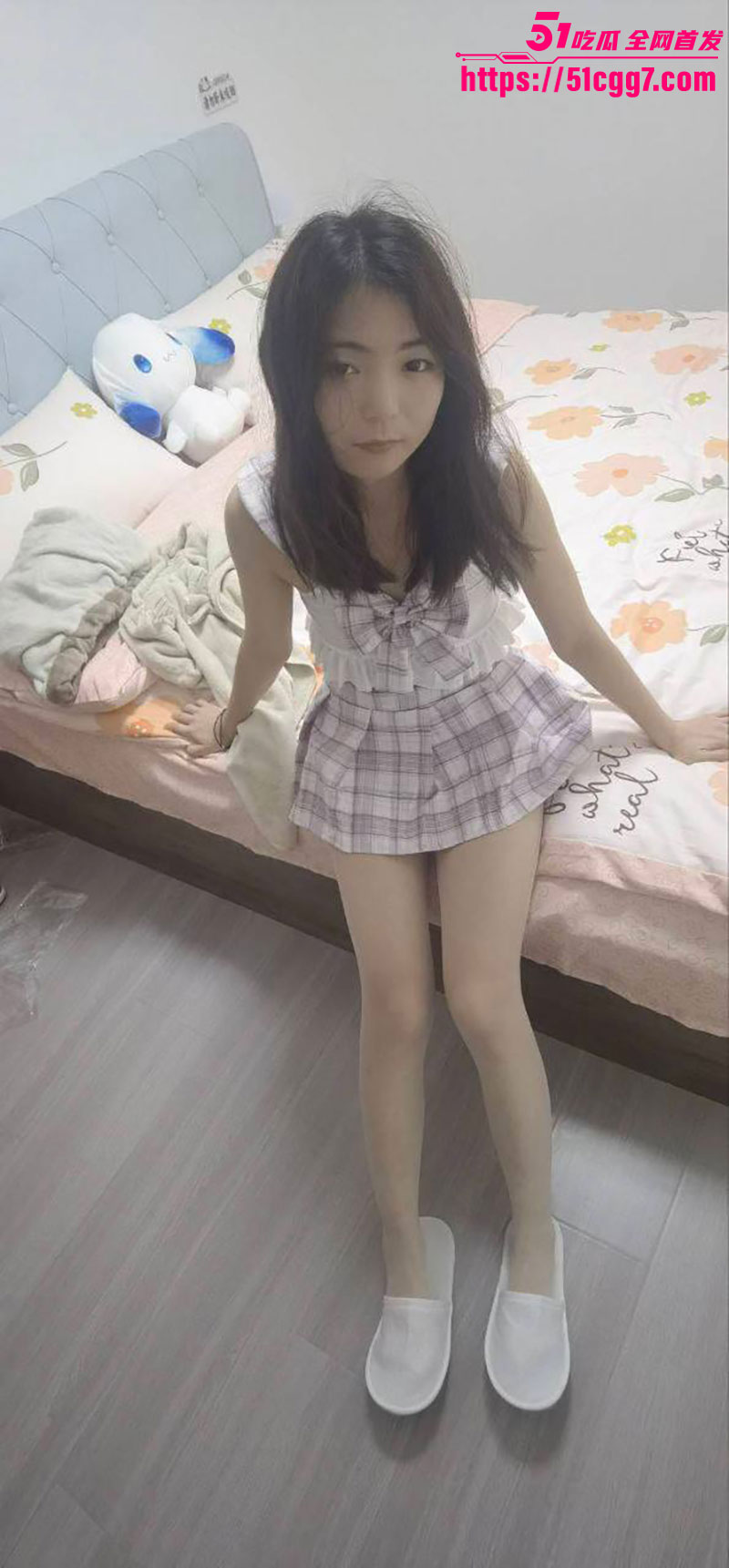 安阳极品骚货 王洁 黑丝M字开腿掰穴求操 帮男友打飞机深喉口交 被骑乘狂撸颜射吞精！