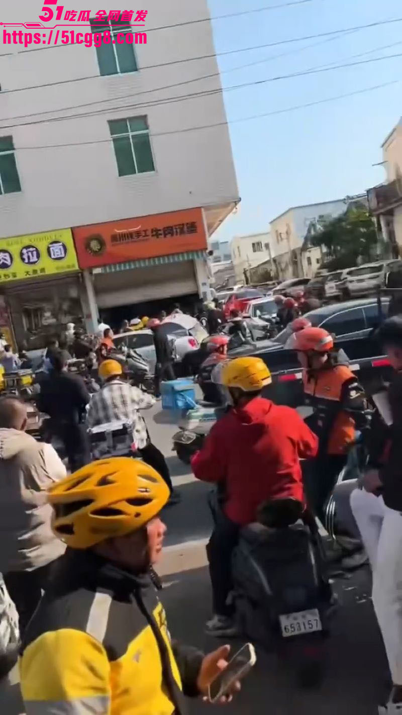 汉堡店贴狗与外卖员禁止入内 5
