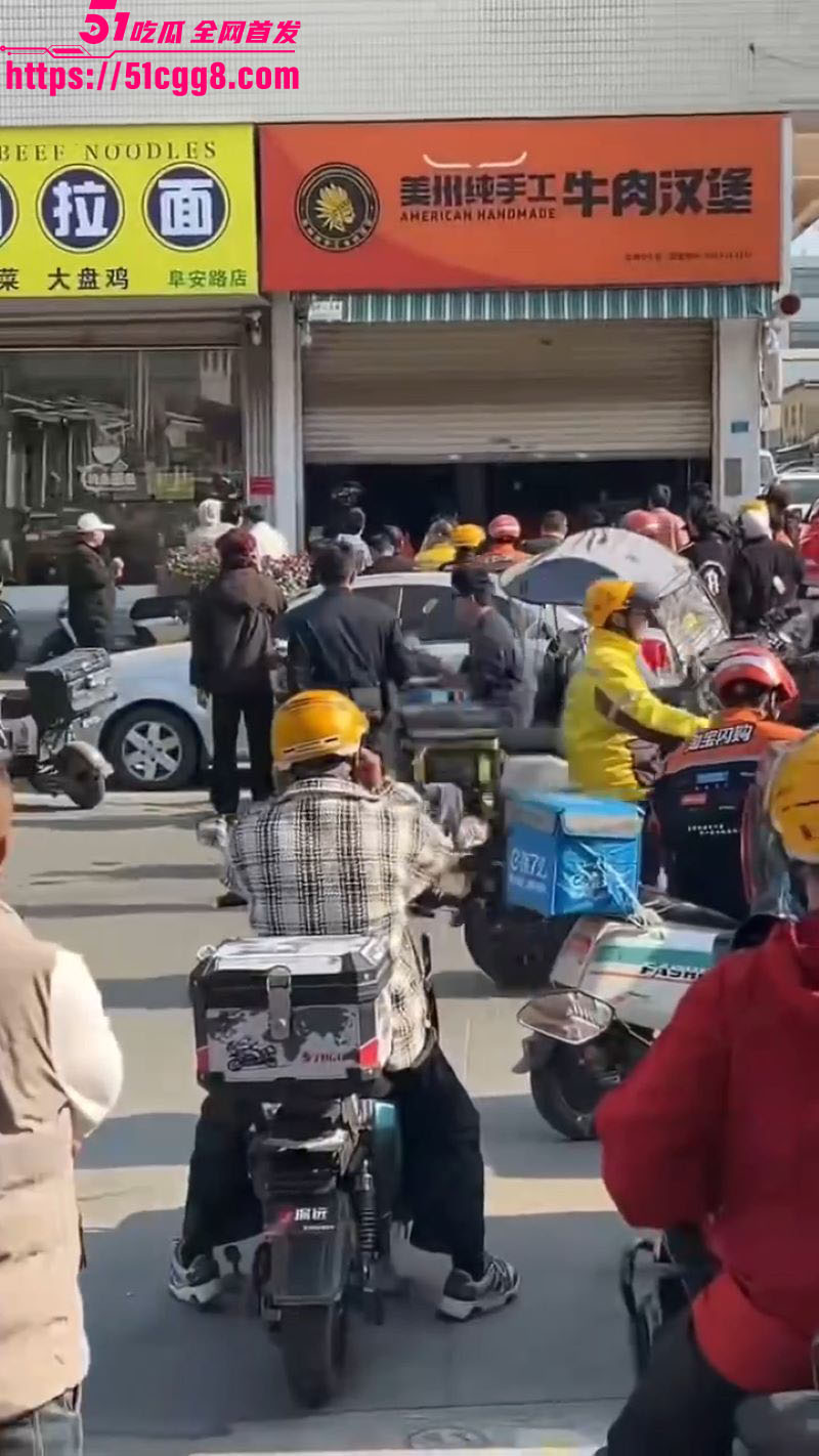汉堡店贴狗与外卖员禁止入内 6