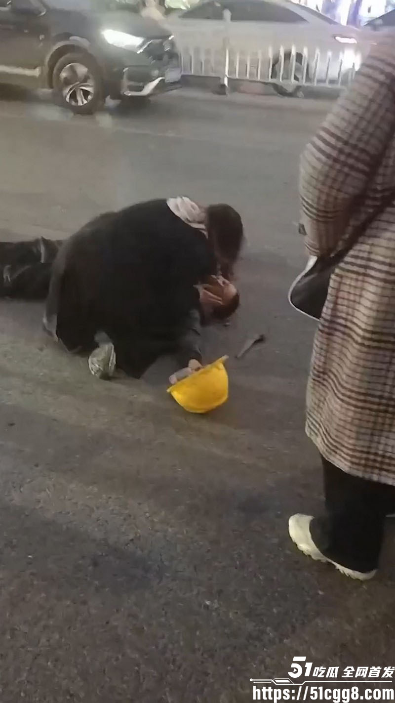 江西景德镇豪德贸易广场发生严重车祸 6