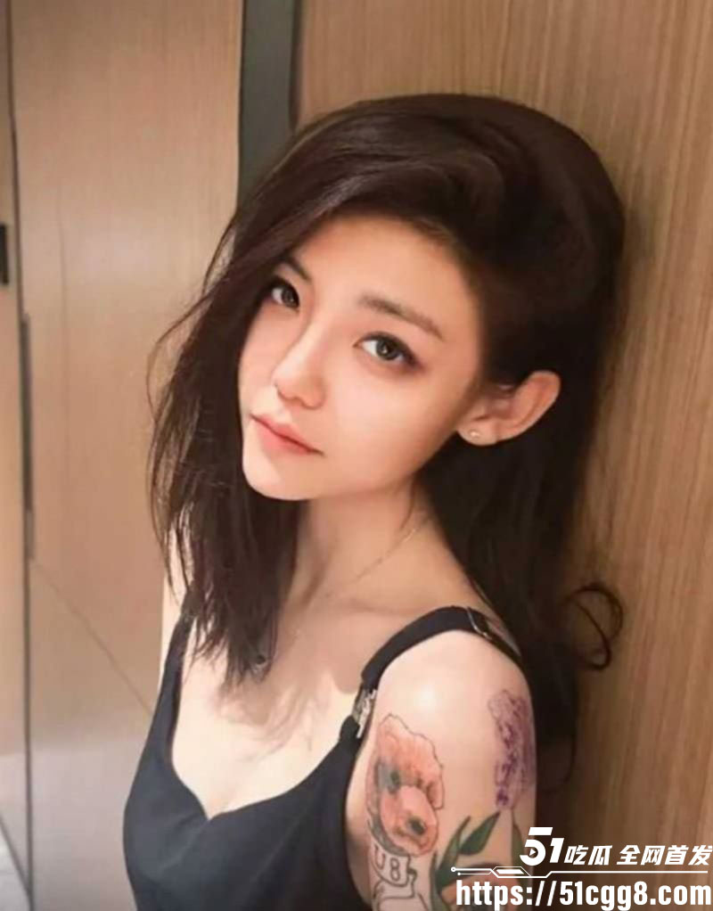 抖音女主播然后的然PK惨败直接脱衣全裸 2