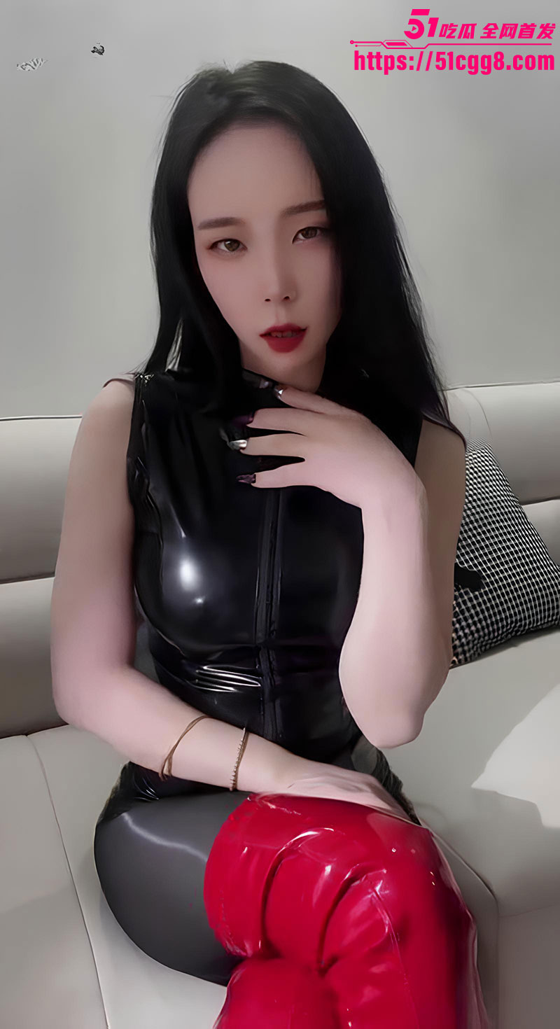 快手长腿人妻十三姨反差自慰8