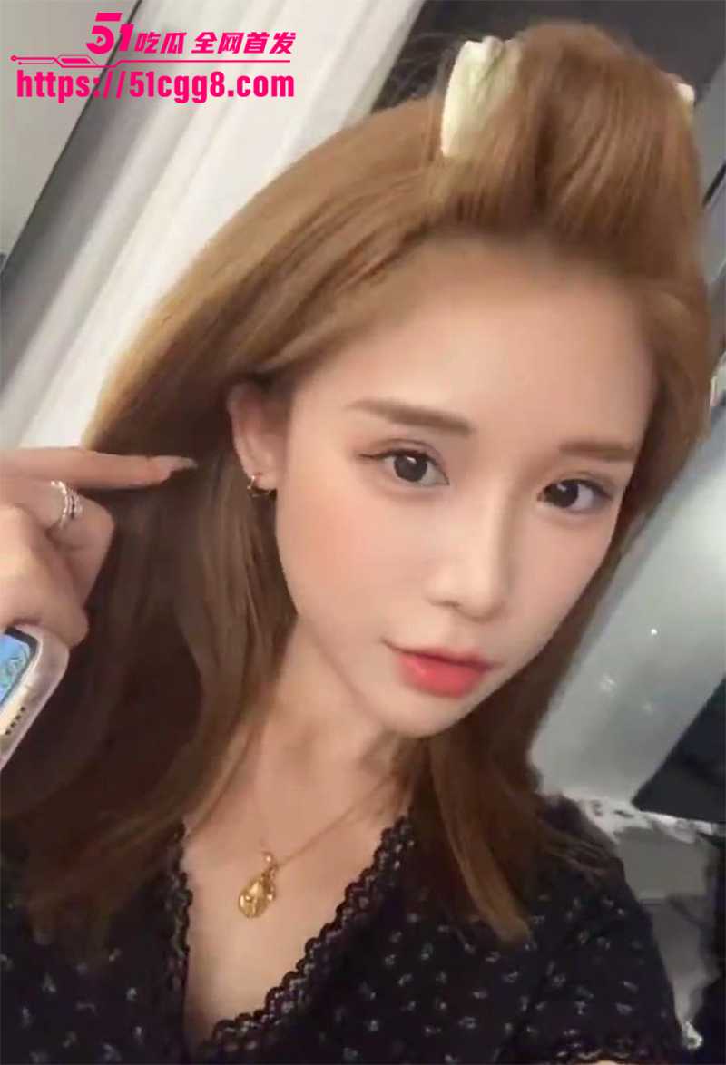 广州妩媚骚女 邓薇薇 被金主玩成母狗 豪车酒店脱裤就干 撅腚展示扩张肛穴 被假屌狂插淫叫潮喷！