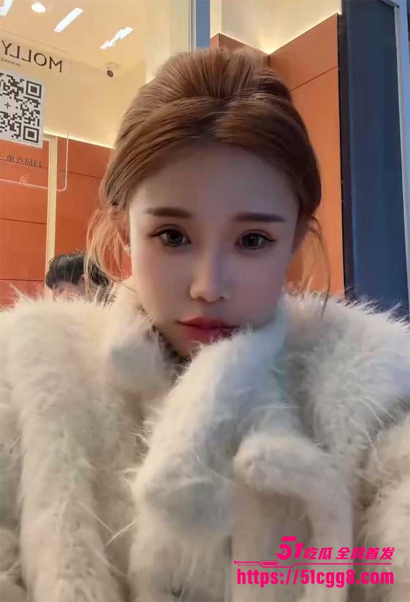 广州反差骚婊邓薇薇被调教视频流出 2 拷贝