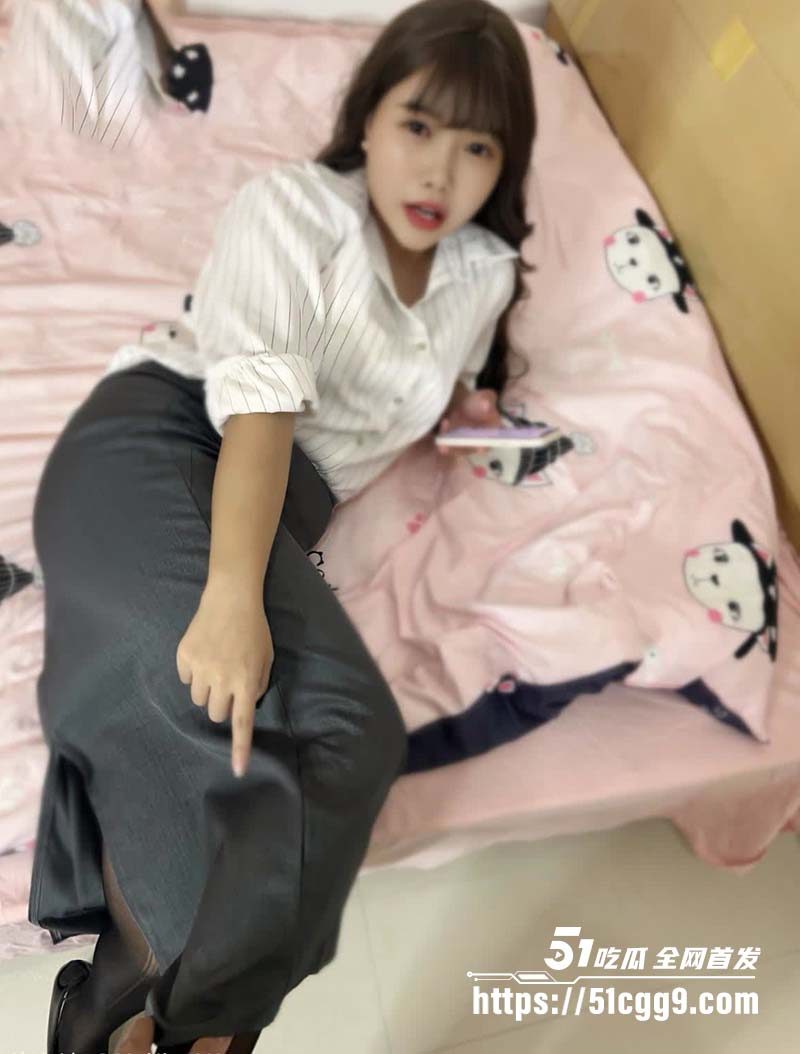 海角大神舅妈的爱情故事 楼道偷欢操舅妈被房东抓包 楼梯口交被撞见最终还是被发现