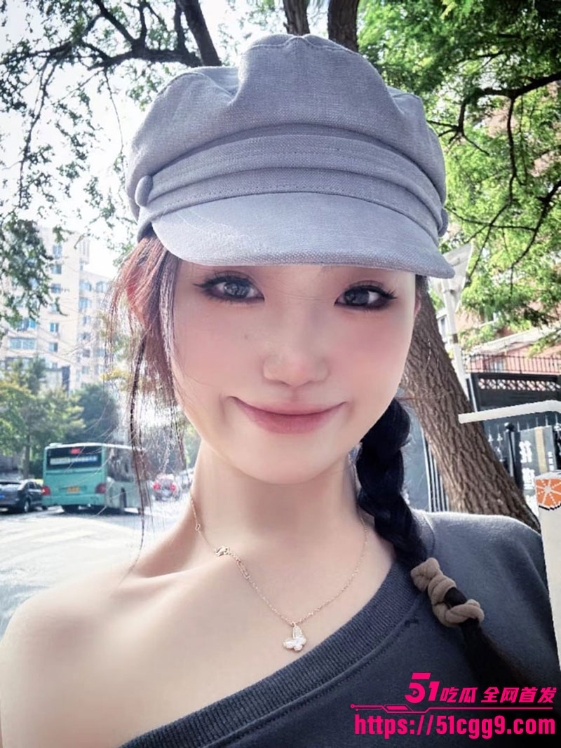 高颜值学生妹 刘静 酒店被金主调教视频流出 深喉口交巨乳胸推 后入淫荡浪叫 暴露母狗本性清纯人设崩塌！