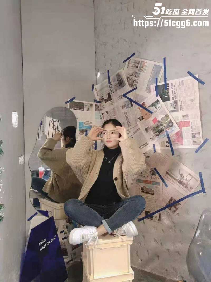 台湾清纯眼镜妹Lucky不雅视频03