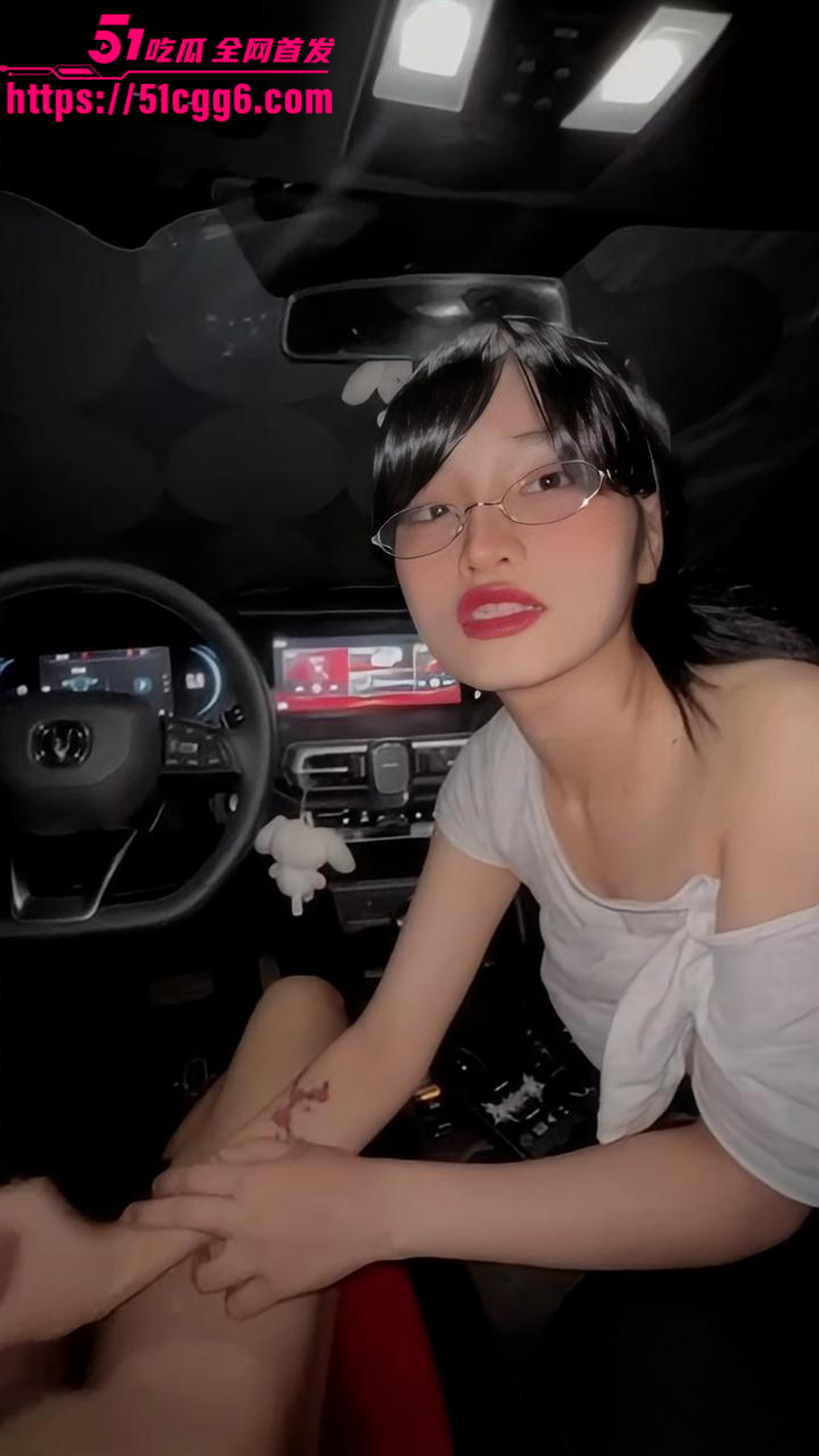 菲律宾顶级网黄 HayamiHaru 与男友激情车震 露脸深喉舔屌 骑乘狂扭榨精 浓精射满小腹！
