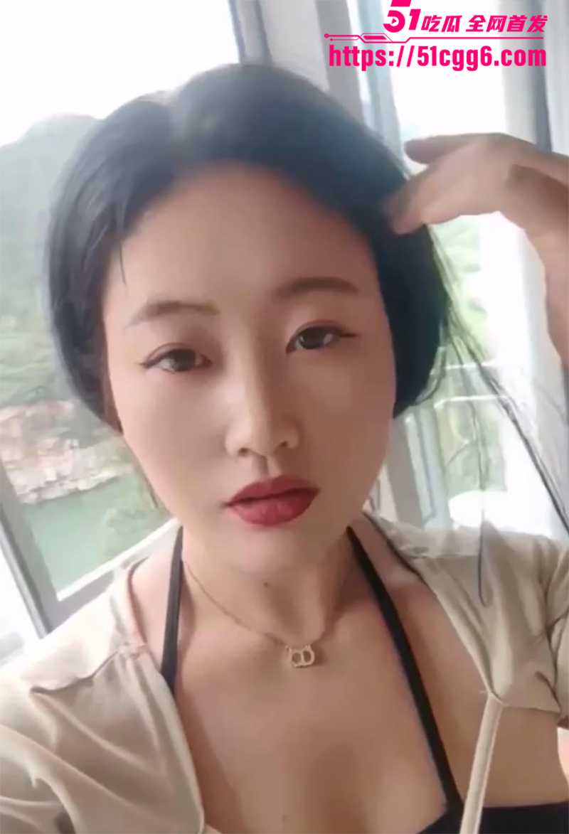新晋爆乳少妇博主 娍原创 偷情新作 撒谎“今晚睡妹妹家” 转身被姘头爆操一宿 自拍晨炮淫片 肥臀猛坐榨精！