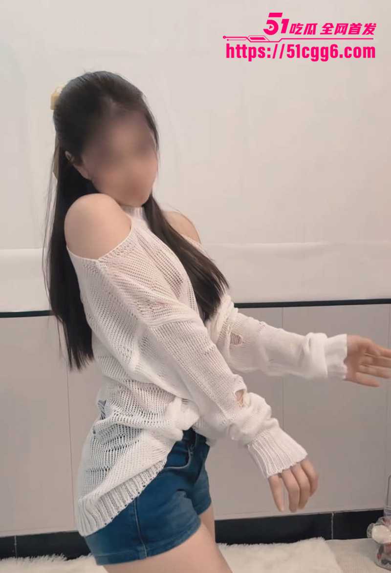 极品裸舞姬小乔以安11月底付费群裸舞流出4拷贝