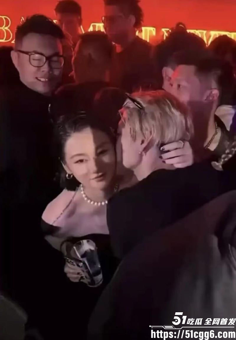 王嘉尔私生活乱象曝光 2
