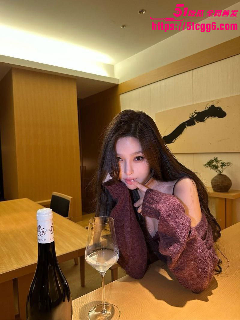 粉嫩乳头被钻出3厘米肉洞2