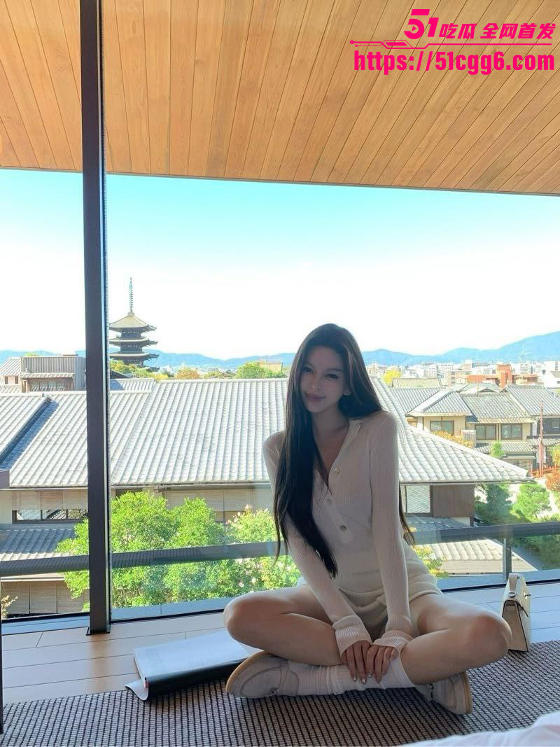 粉嫩乳头被钻出3厘米肉洞3