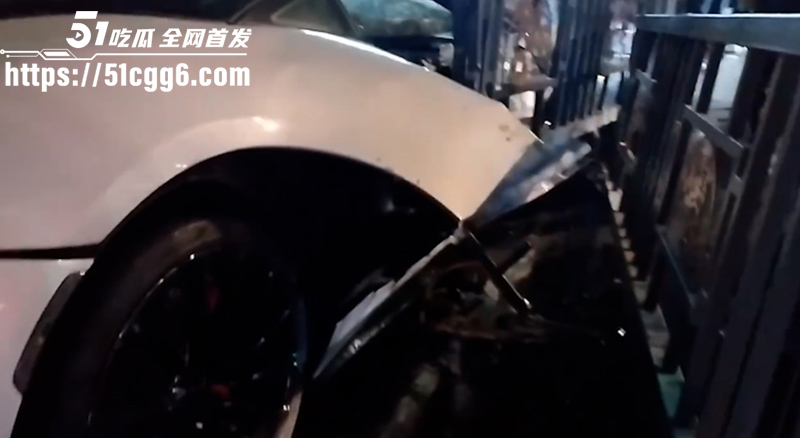 江西迈凯伦撞车7