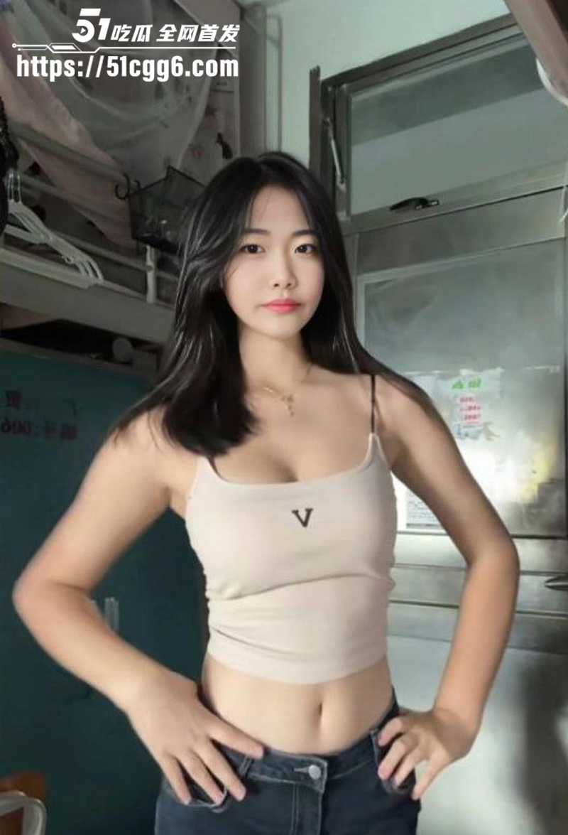 广东大二清纯学生妹 杨云菲 网贷视频流出！果冻奶小骚货为还债录裸拍 脱光被金主远程调教！