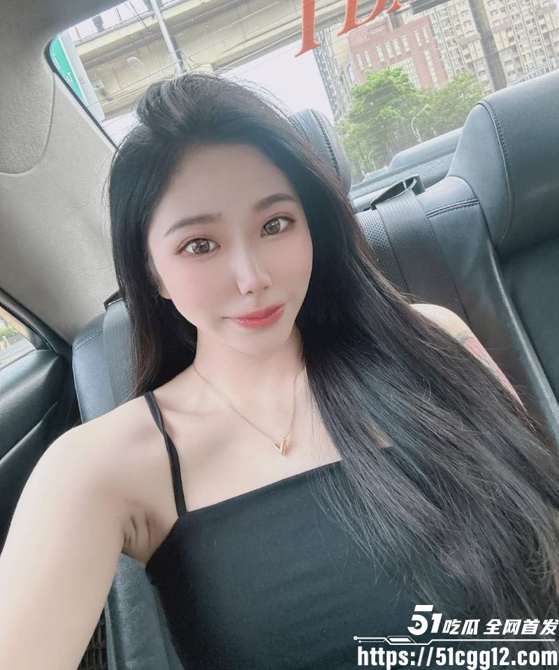 极品纹身网红娜娜惨遭偷拍 5