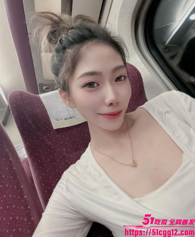 极品纹身网红娜娜惨遭偷拍 6